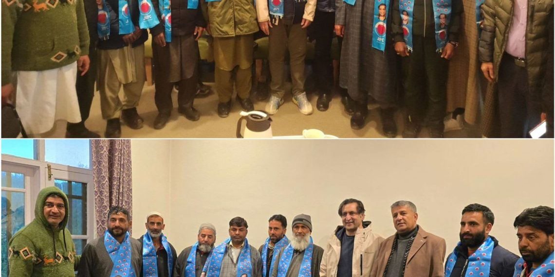 Sajad Lone welcomes scores of prominent socio-political activists from Lolab