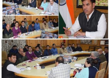 Div Com Kashmir assesses flood situation; directs round the clock functioning of Control Rooms in all districts