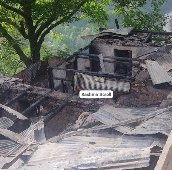 Four houses gutted in Uri fire mishap