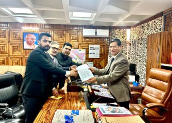 Kashmir Jurists met the Hon’ble Chief Justice of Jammu, & Kashmir & Ladakh Shri N.Kotiswar Singh at his office in High Court Srinagar Kashmir