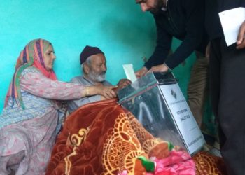 Srinagar’s First blind voter casts vote