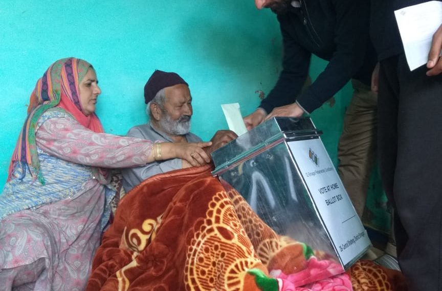Srinagar’s First blind voter casts vote