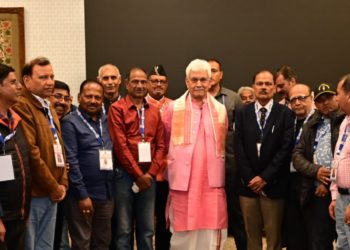 Lt Governor addresses Allahabad University Alumni Meet at Raj Bhawan, Srinagar