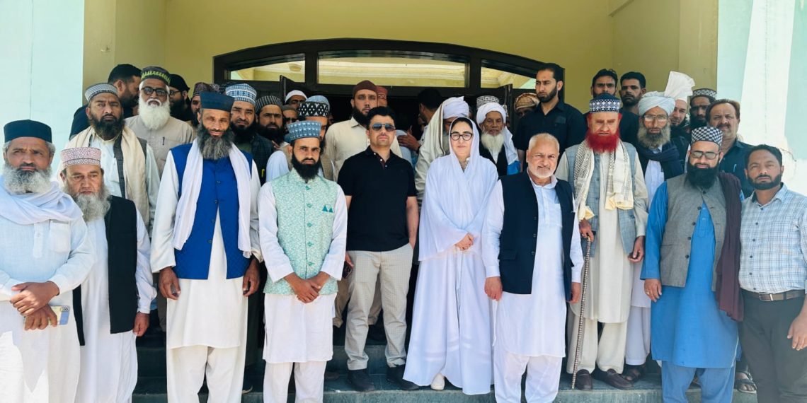 Dr Darakhshan addressed the Imam Conference at the shrine complex of Baba Ghulam Shah Badshah