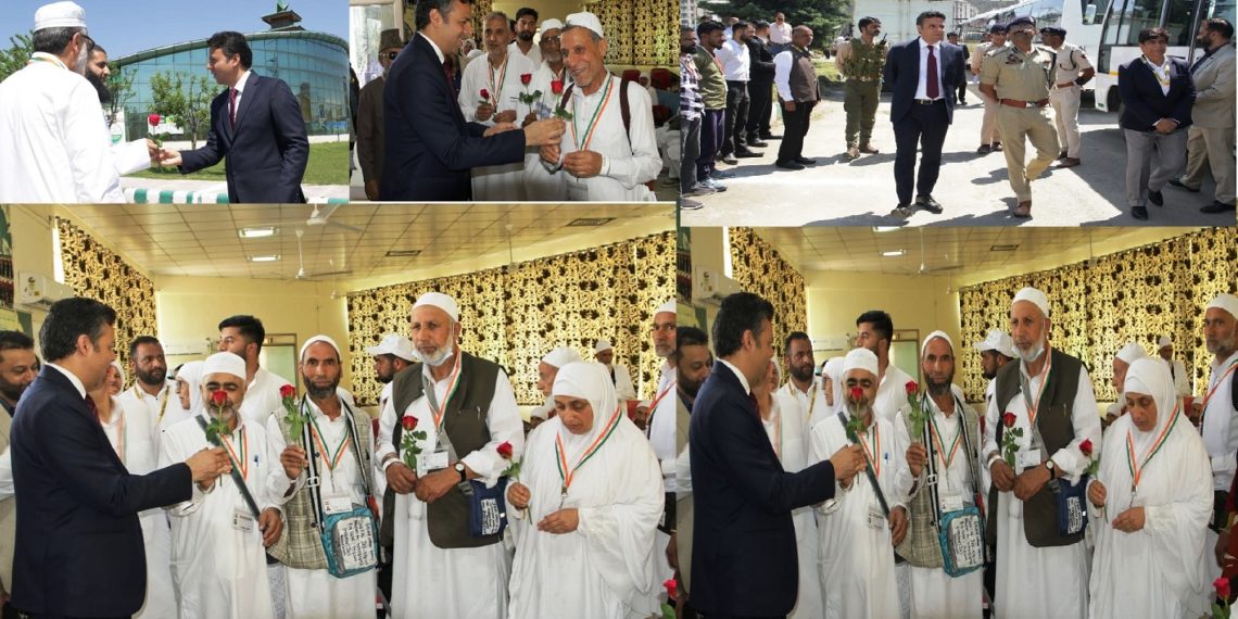 DC Srinagar flags-off Ist batch of Hajj Pilgrims from Bait-ul-Hujjaj (Haj House)
