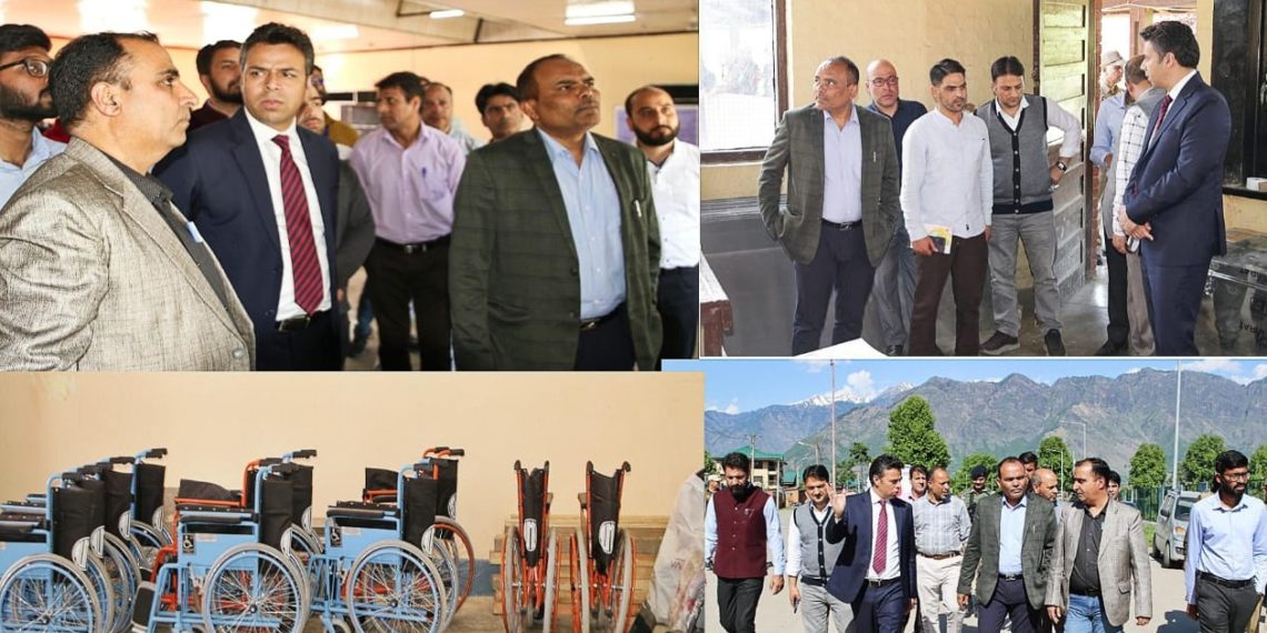 Lok Sabha Elections-2024 CEO pitches for strict adherence to ECI’s electoral protocols to uphold sanctity, integrity of democratic ethos Inspects Strong Rooms, Dispatch Centres for Srinagar PC, reviews arrangements
