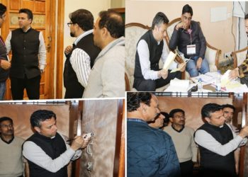 Lok Sabha Elections-2024  Post Polling: RO Srinagar PC seals EVMs at Strong Rooms in presence of General Observer & Political Party Representatives at SKICC- CENTAUR