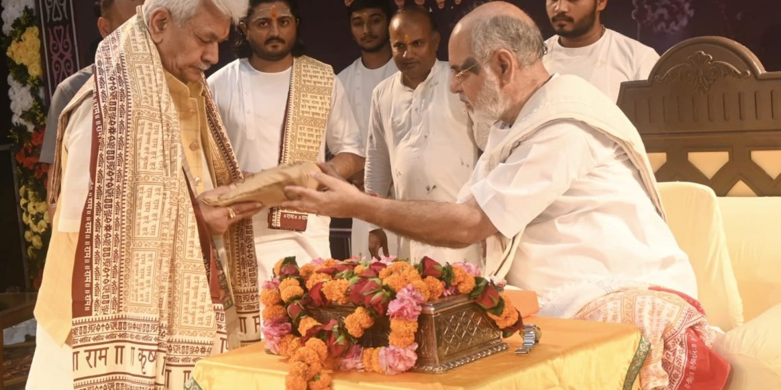Lt Governor attends Shrimad Bhagavat Katha by Pujya Bhaishri Rameshbhai Oza Ji at Katra