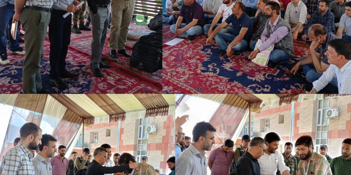 Lok Sabha Elections-2024 DEO Bandipora hands-over BLO Kits to BLOs of 15-Bandipora Assembly Segment