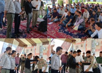 Lok Sabha Elections-2024 DEO Bandipora hands-over BLO Kits to BLOs of 15-Bandipora Assembly Segment