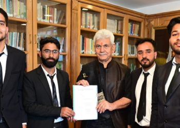 Representatives of Youth Convention J&K headed by its President today called on Lieutenant Governor Shri Manoj Sinha at Raj Bhawan