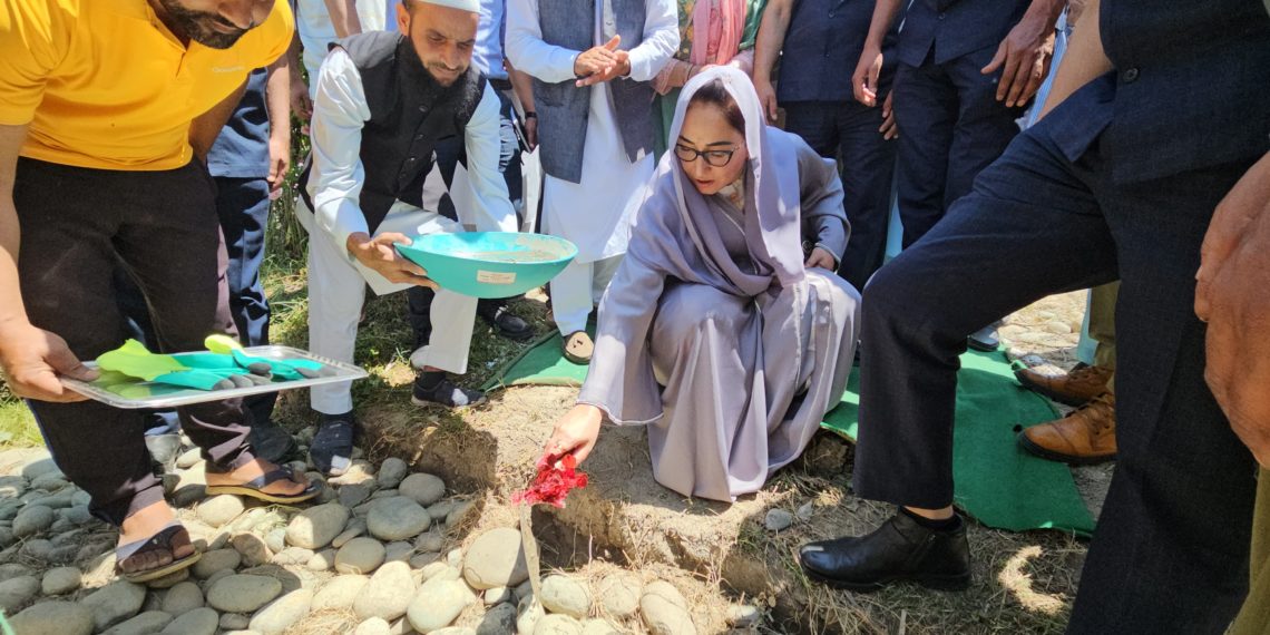 Dr Darakhshan laid the foundation stone for New Building at Hanfia Model High School, attended Drug De-addiction Conference, visited Sufi shrine at Ganderbal
