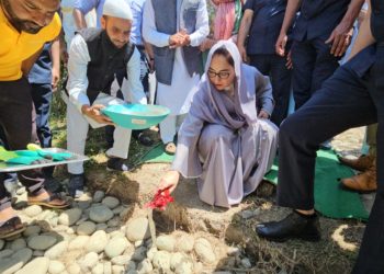 Dr Darakhshan laid the foundation stone for New Building at Hanfia Model High School, attended Drug De-addiction Conference, visited Sufi shrine at Ganderbal