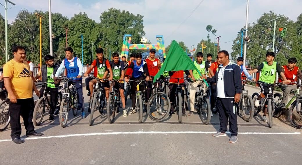 Hundreds of South Kashmir Students Showcase Sporting Spirit at Sports Department’s Cycle Race
