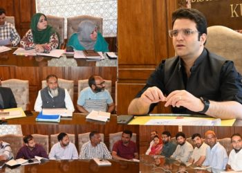 DDC Kulgam reviews functioning of RDD Instructs concerned to scale up pace of works & ensure their timely completion