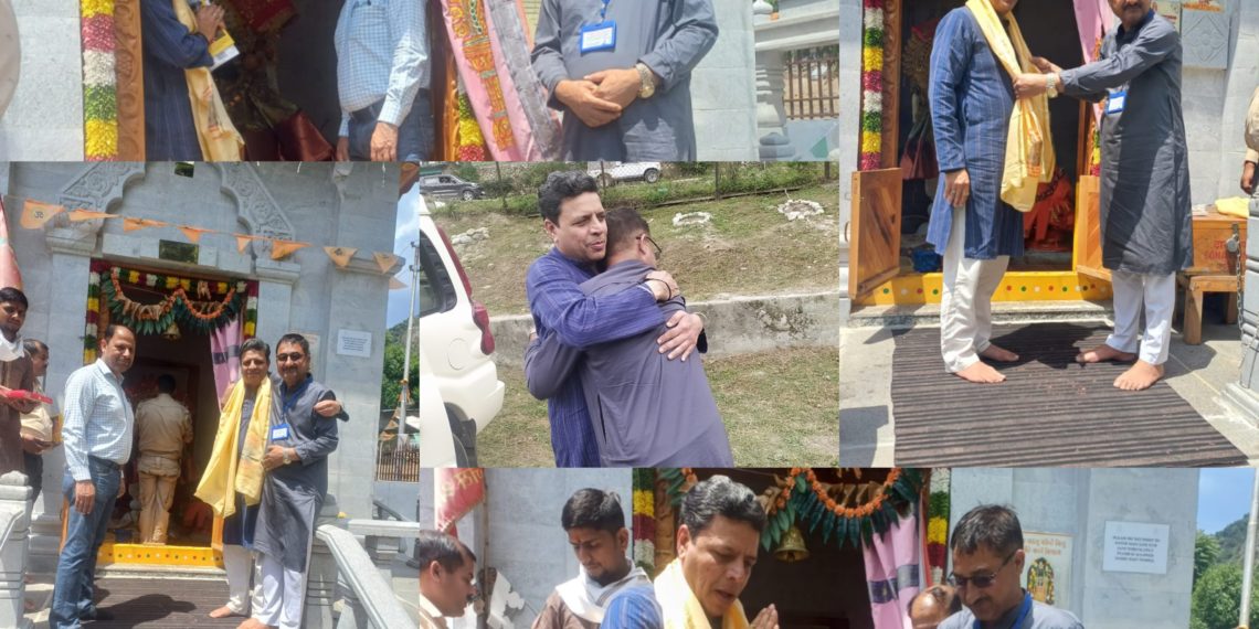 Commissioner Secretary Sanjeev Verma Visits Sharda Peeth Temple in Teetwal, Highlights Community Efforts
