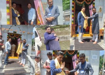 Commissioner Secretary Sanjeev Verma Visits Sharda Peeth Temple in Teetwal, Highlights Community Efforts