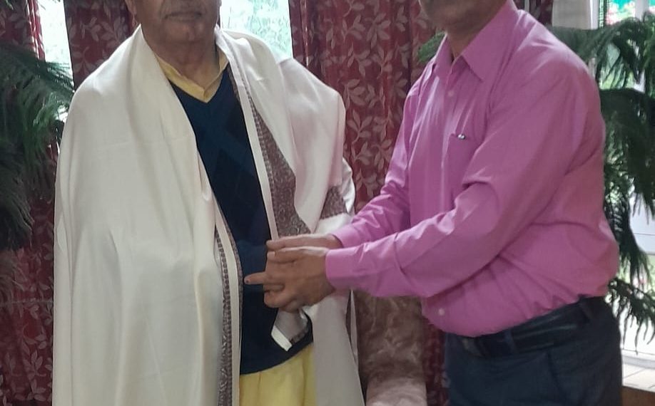BJP Celebrates Lok Sabha Victory: Ganderbal District President Mohammed Amin Shah Honors Shri Ashok Kaul Ji.