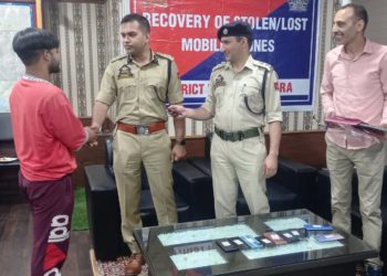 Kupwara – Recovered Stolen and Lost Mobile Phones returned to Rightful Owners