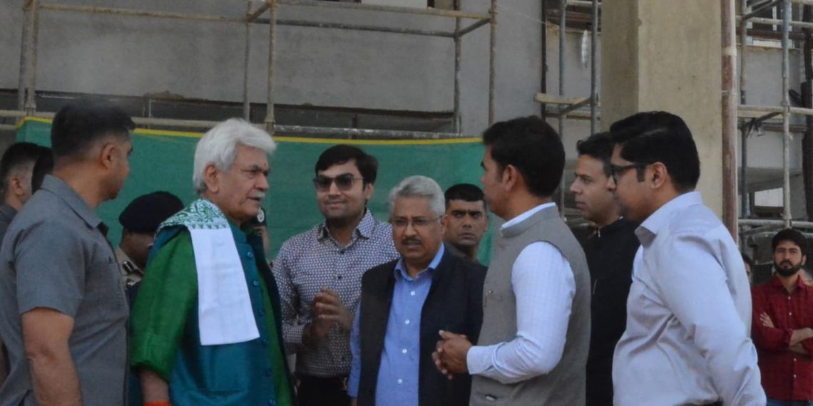 Lt Governor inspects progress of SASB’s Office & Yatri Niwas at Pantha Chowk