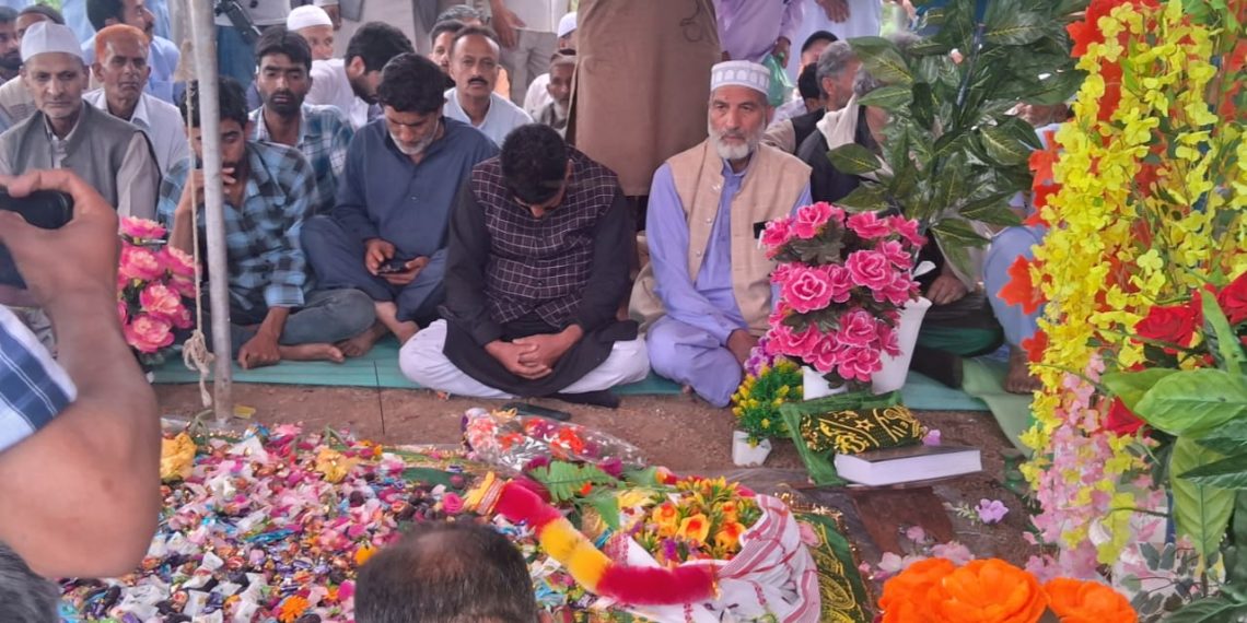 مرکز ادب و ثقافت چرار شریف نے چہارم پر  قلندر  زبہ صآب  کو خراج عقیدت پیش کیا۔