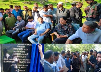 DC Kupwara, VC DDC lay foundation stone for 7.3km road projects at Surigam, Gratnard in Lolab
