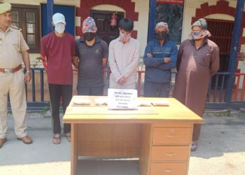 Police arrests 05 notorious drug peddlers in Pulwama