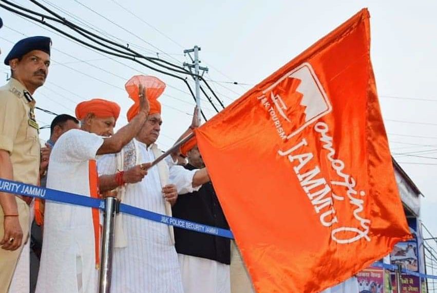 Amarnath Yatra: First batch of pilgrims leaves Jammu amid tight security