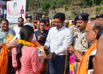 SANJY-2024 District Admin Ramban accords warm reception to First batch of pilgrims