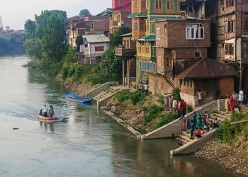 Teenage Boy Drowns in River Jhelum while Swimming