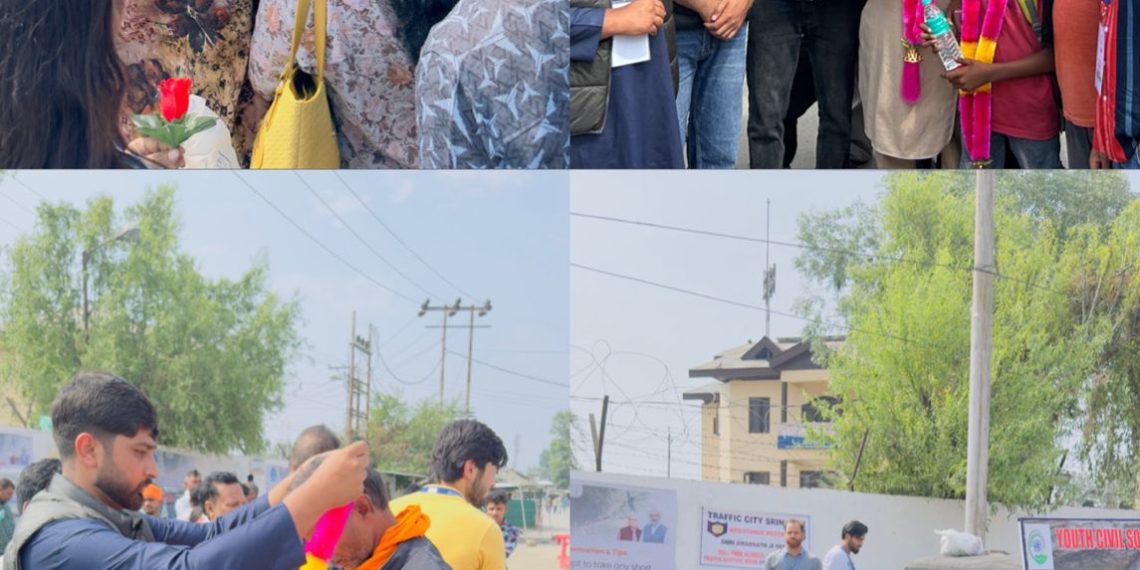 YOUTH CIVIL SOCIETY  OF KASHMIR MEMBERS WELCOME AMARNATH YATRIS AT PANTHA CHOWK BASE CAMP