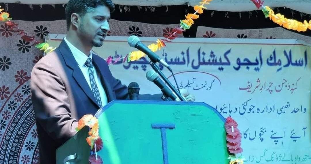 بار ایسوسیشن بڈگام   کے پریذڈنٹ منتخب ہونے پر متعدد ادبی، و سماجی  تنظیموں کی طرف سے سنیر ایڈوکیٹ  جاوید احمد حبی کومبارکباد ڈی گئی
