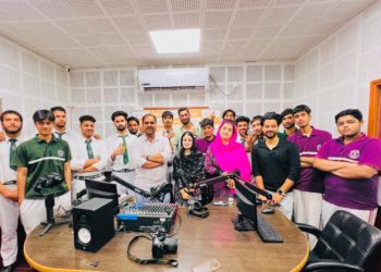 Students of Delhi Public School Anantnag Visit Radio Raabta 90.8 for Educational Tour