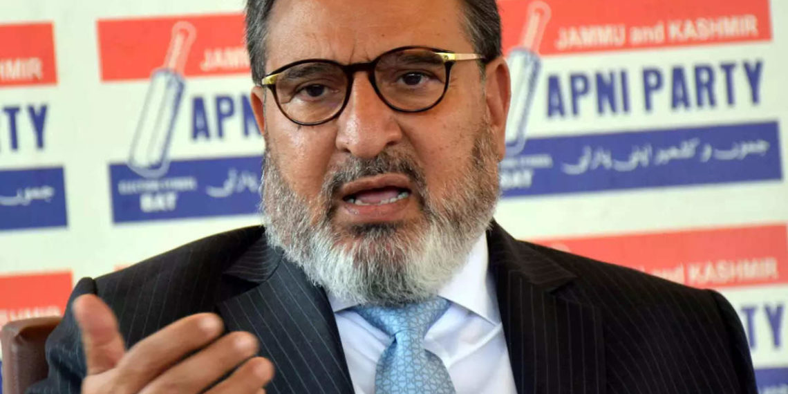 Syed Mohammad Altaf Bukhari extends condolences to party colleague