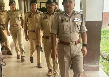 IGP Kashmir inspects Police stations in Srinagar district; Reviews implementation of new laws