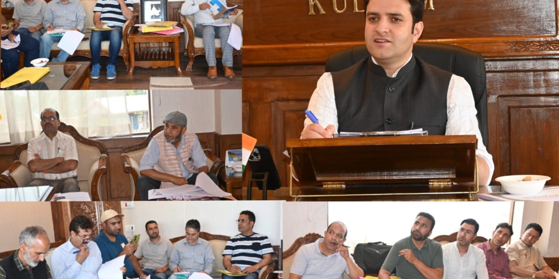 DDC Kulgam assesses progress of various Urban Sector projects