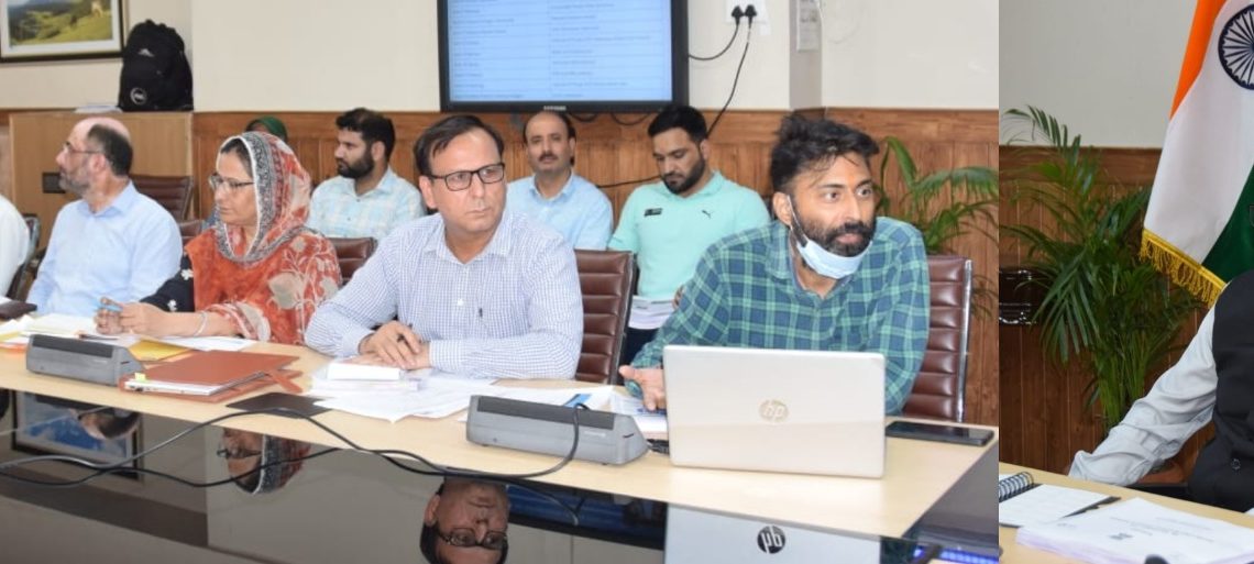 CS reviews functioning of skilling institutions of JK