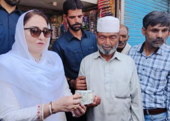 Dr Andrabi leads clearance drive for rental liabilities of Waqf Board tenants