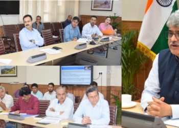 CS takes stock of physical status of transit accommodations in Kashmir