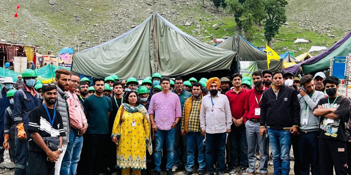 DG Rural Sanitation reviews sanitation arrangements at Baltal, Domail