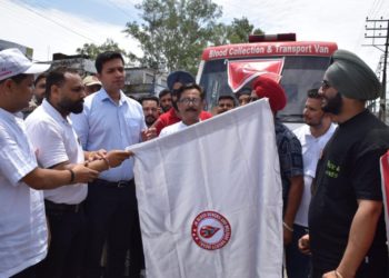 DC Kathua flags off Blood Donors Team to Sub Division Bani