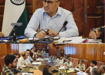 DC Bandipora reviews status of Credit Linked/ Employment Generating schemes Emphasizes Departments to conduct extensive awareness campaigns & handholding of Youth under different schemes