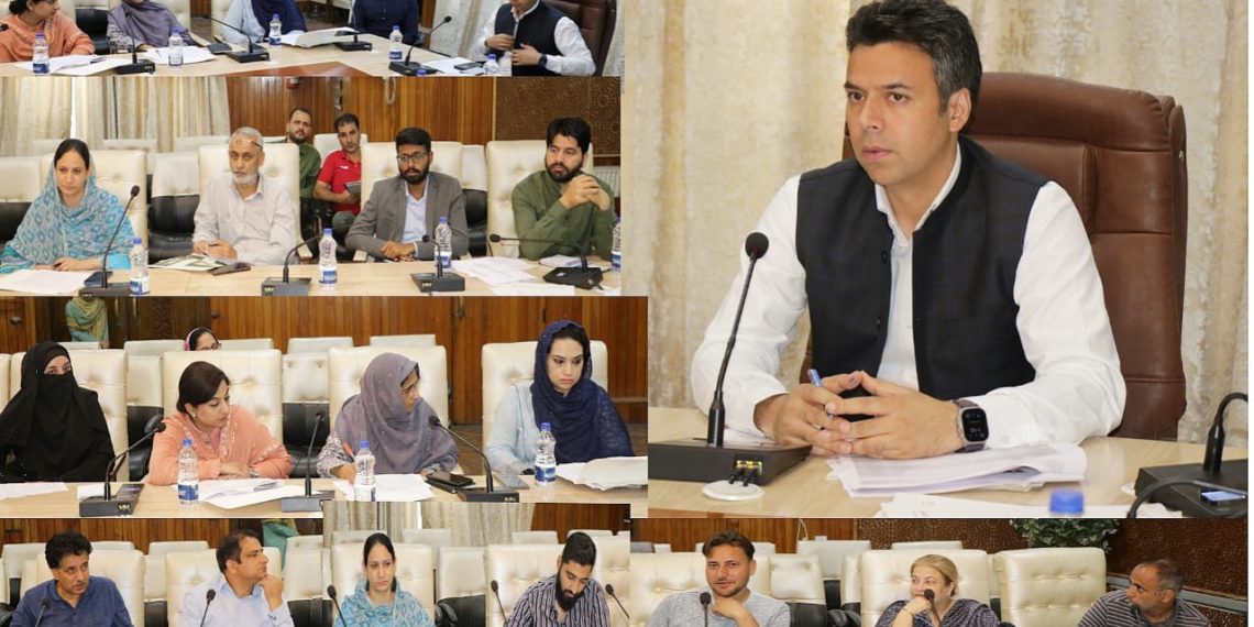 DC Srinagar chairs DLIC meeting Approves 12 SEI cases, 05 Mumkin & 14 Tejaswini