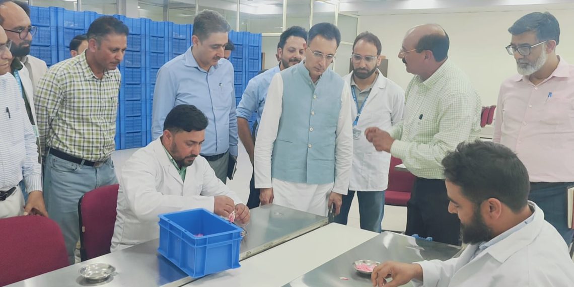 Union MoS visits India International Kashmir Saffron Trade Centre, Pampore