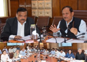 Advisor Bhatnagar reviews performance of School Education Deptt
