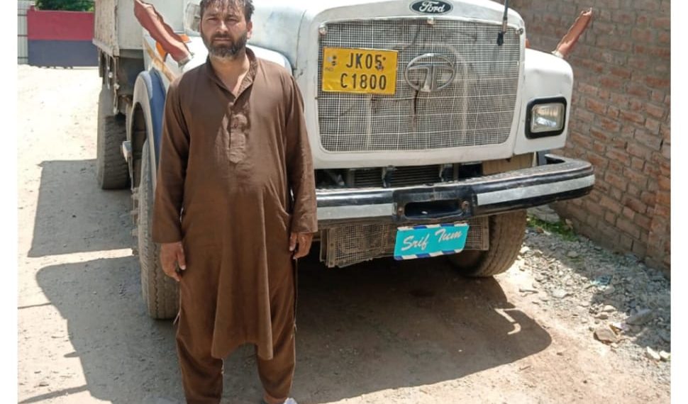 Illegal extraction & transportation of minerals Police seizes 2 vehicles; arrests 2 drivers in Baramulla