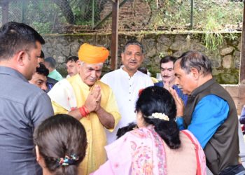 Lt Governor pays obeisance at Mata Sidhlakshmi Asthapan, Lokbhawan, Anantnag on the auspicious occasion of Har Bah