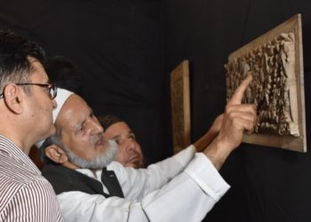 Exquisite Wood Carving Exhibition inaugurated at Govt. Arts Emporium Srinagar Exhibition showcases extraordinary craftsmanship of Master Artisan, Ghulam Nabi Zargar