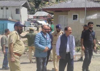 Advisor Bhatnagar visits Chandanwari Base camp, reviews arrangements for ongoing holy Shri Amarnathji Yatra