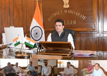 DC Kulgam reviews progress & implementation status of PM-KUSUM scheme